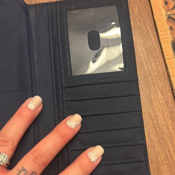 Black and Red Floral Wallets with Structured Design - Picture 4 of 6